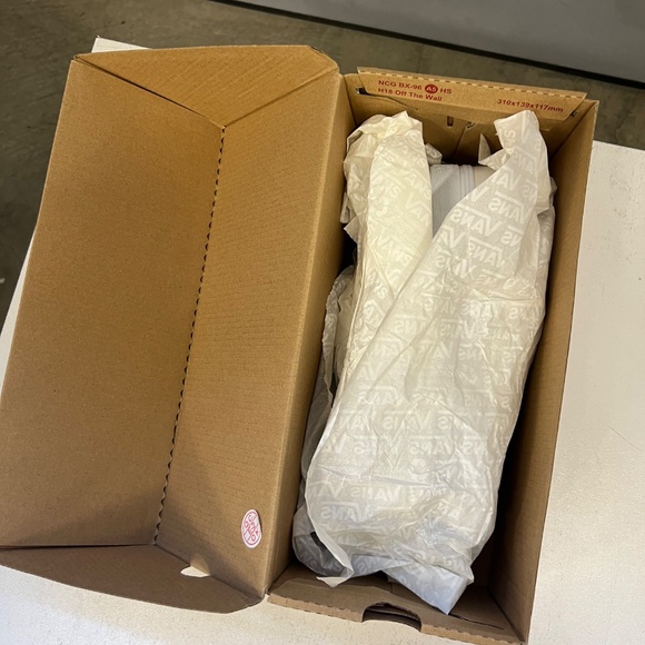 Van's -Asher Canvas Slip-Ons- (Truewht) #VNDA32QM17Q- Women's size 6. - Picture 11 of 11